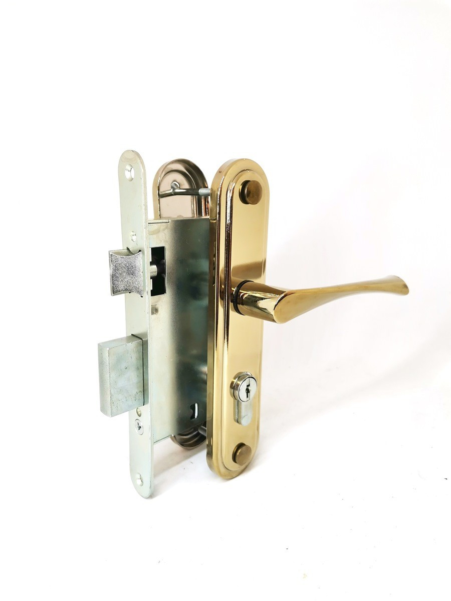 Замок Omega (Омега) врезной цилиндровый с защёлкой в комплекте с ручкой ЗВ7 (золото лак), 4 кл. 